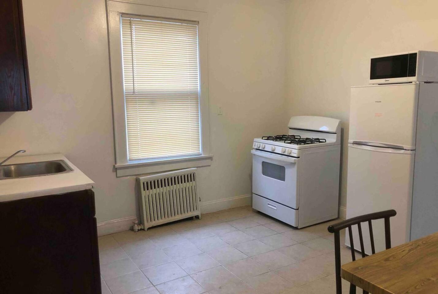 Spacious And Bright 2 Bedroom Apartment With 1 Bathroom And Private Street Entrance Paterson Exterior photo